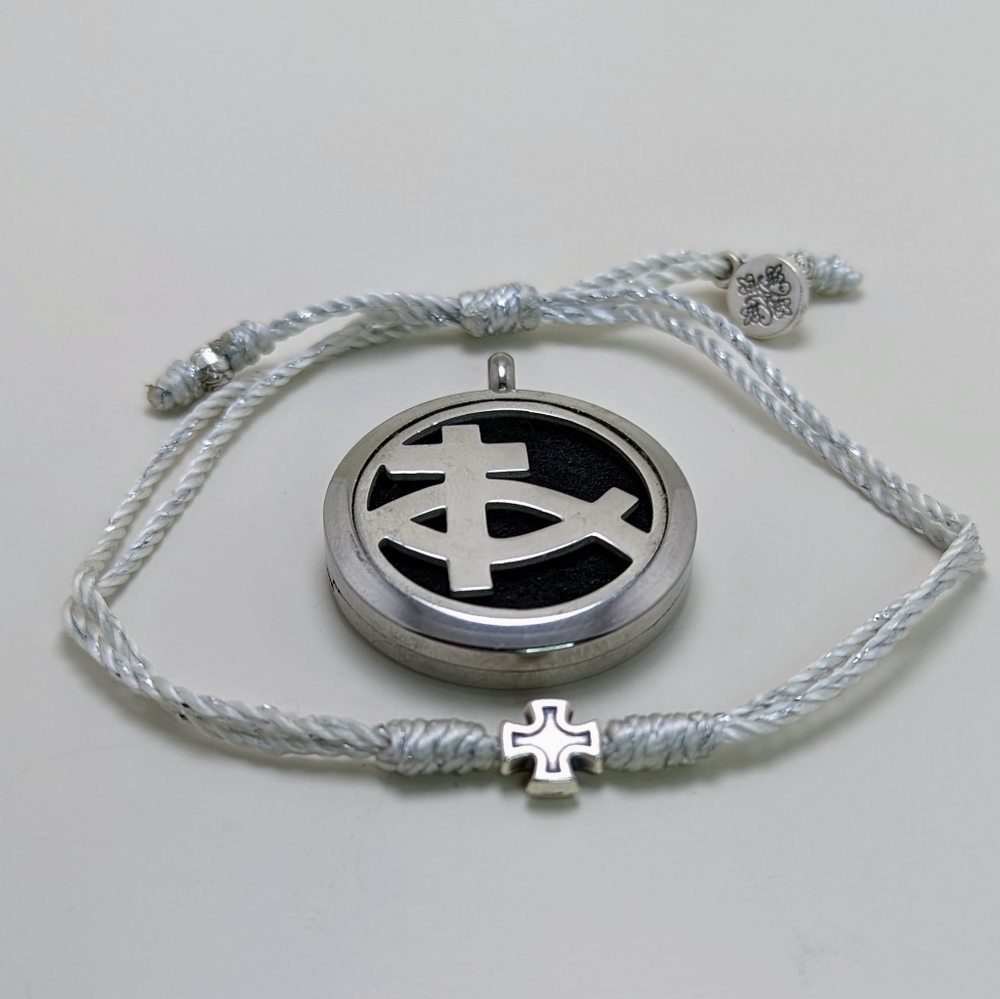 My Saint My Hero bracelet and HooAMI aromatherapy essential oil diffuser pendant